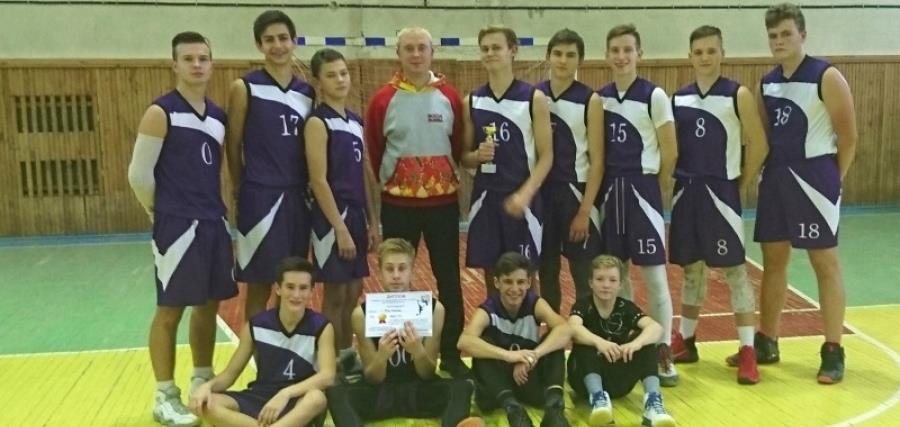 Костромские баскетболисты стали лучшими на областных соревнованиях.