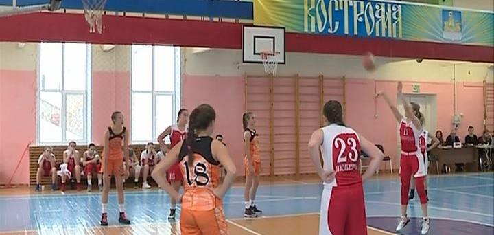 Юные костромские баскетболистки вышли в полуфинал Первенства России.